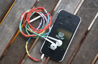 DIY-wrapped-earbuds