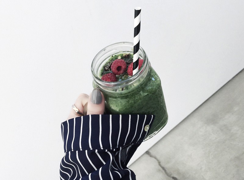 fashionlush, glowing green smoothie, kimberly snyder