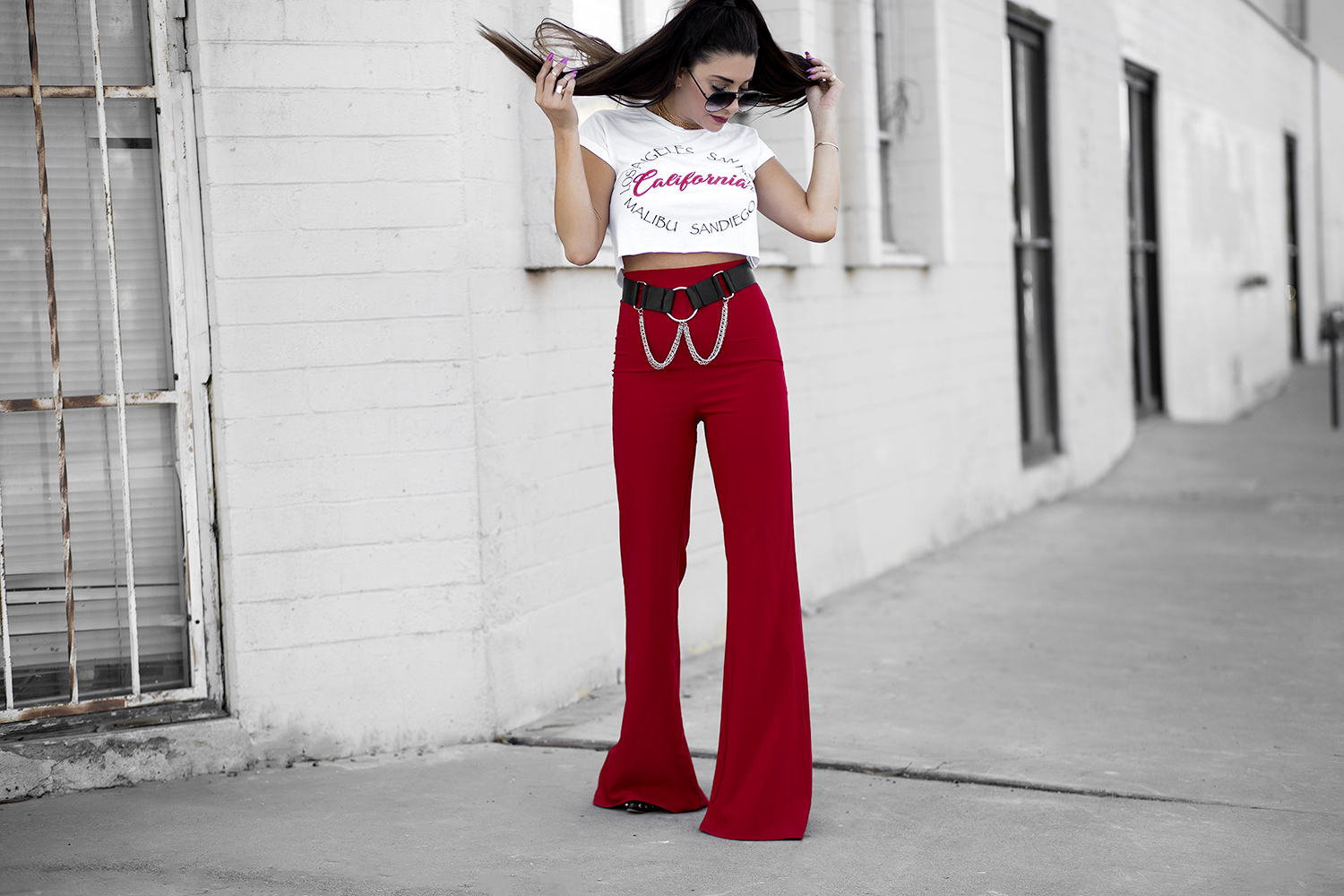 high waisted red pants in blog post about selfies and narcissism
